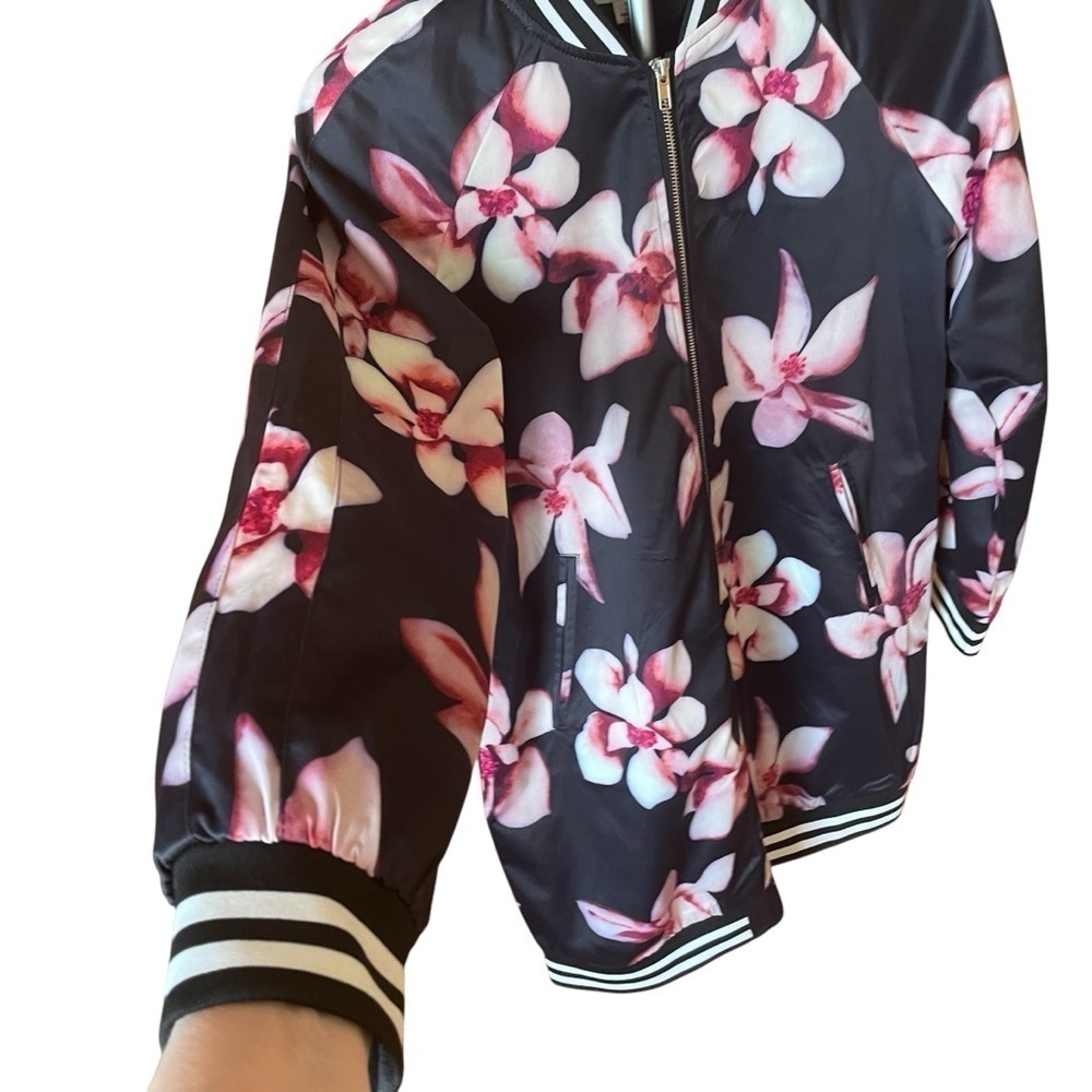 Anthro Luna Moon Oversized Floral
Satin Long Bomber Jacket- Size Small NWOT - Picture 5 of 11